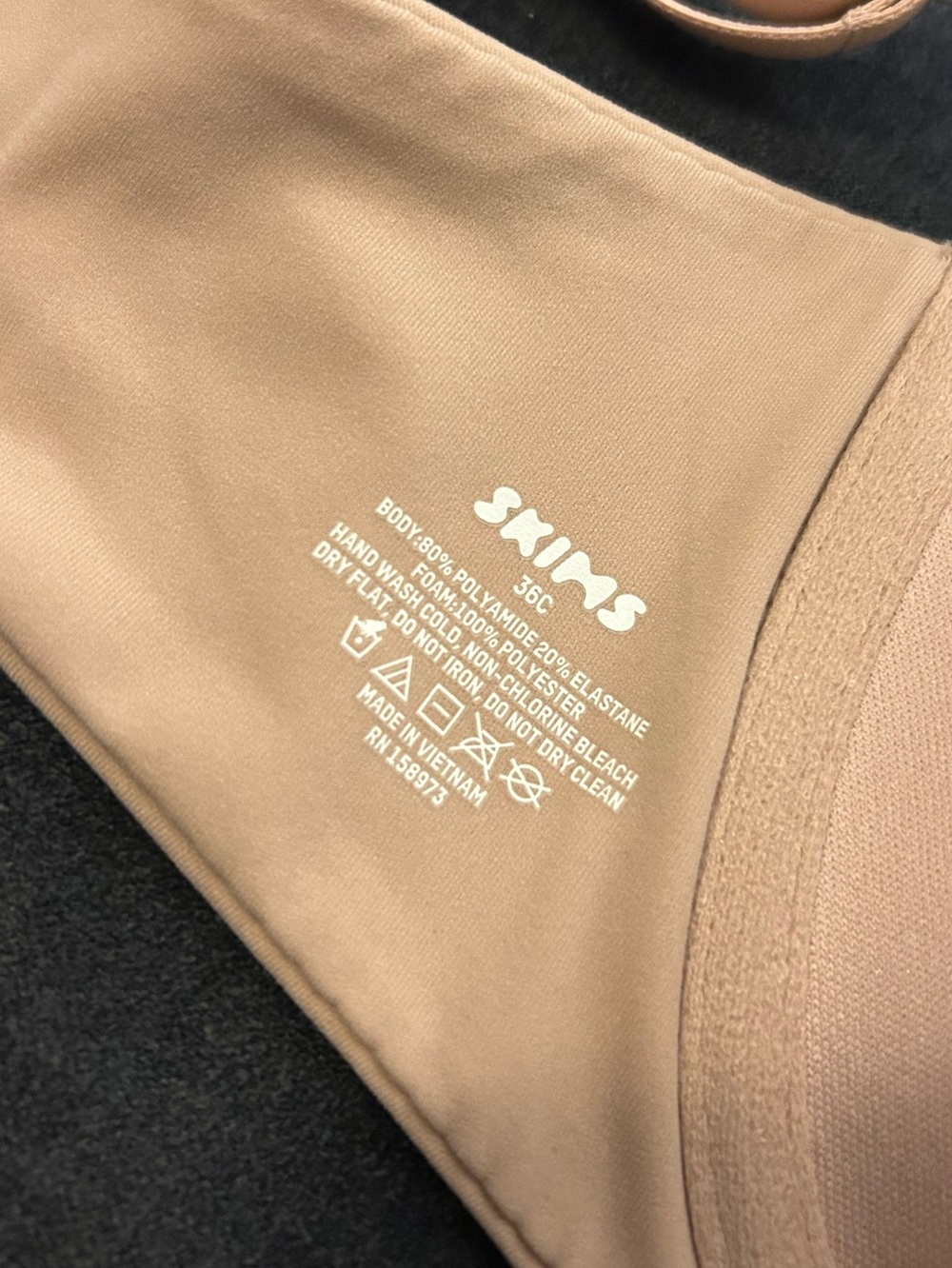 SKIMS Smooth Nude T-Shirt Bra - Light Beige - Picture 2 of 3